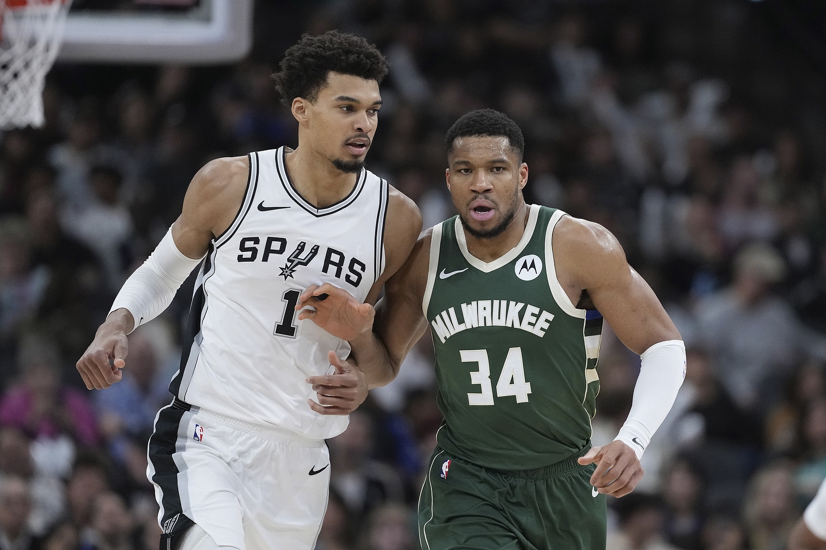 ESPN：馬刺并未就字母哥的交易進(jìn)行實(shí)質(zhì)性討論 而太陽則要價過高