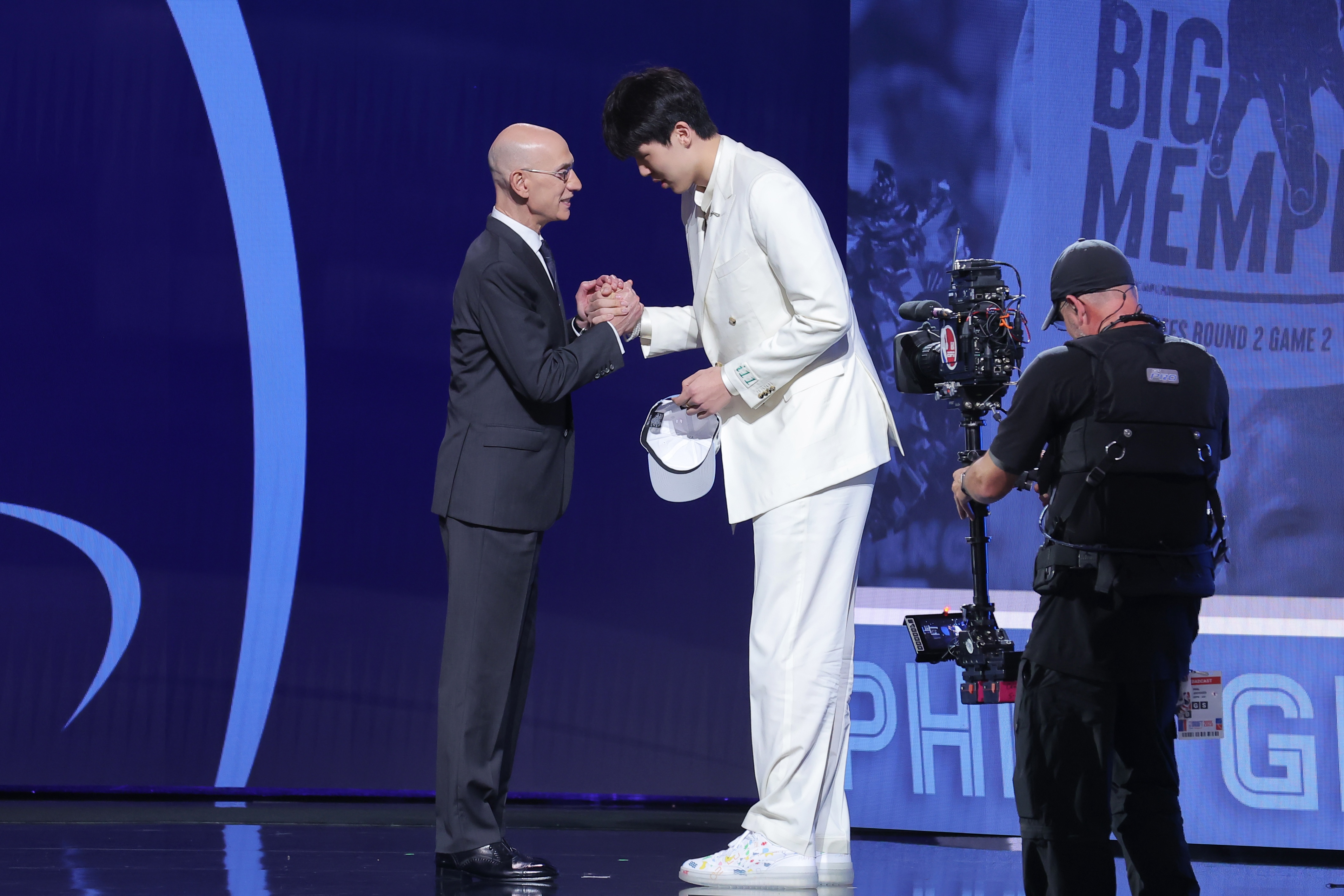 喜報(bào)！楊瀚森首輪第16順位被選中 向其致以最熱烈祝賀&最誠摯祝福