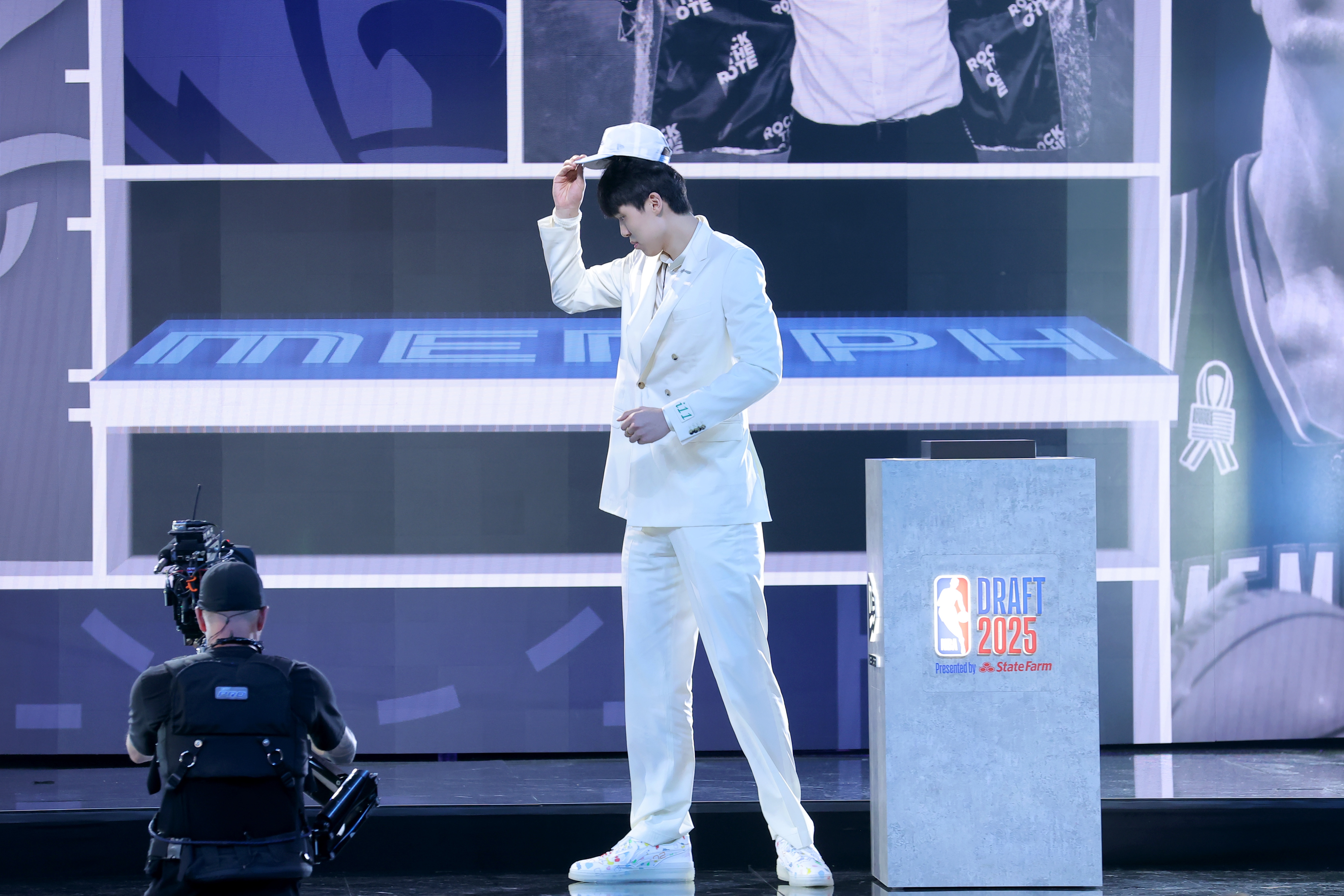 楊瀚森成登陸NBA山東第一人 當(dāng)年宋濤被選中后重傷無(wú)緣NBA