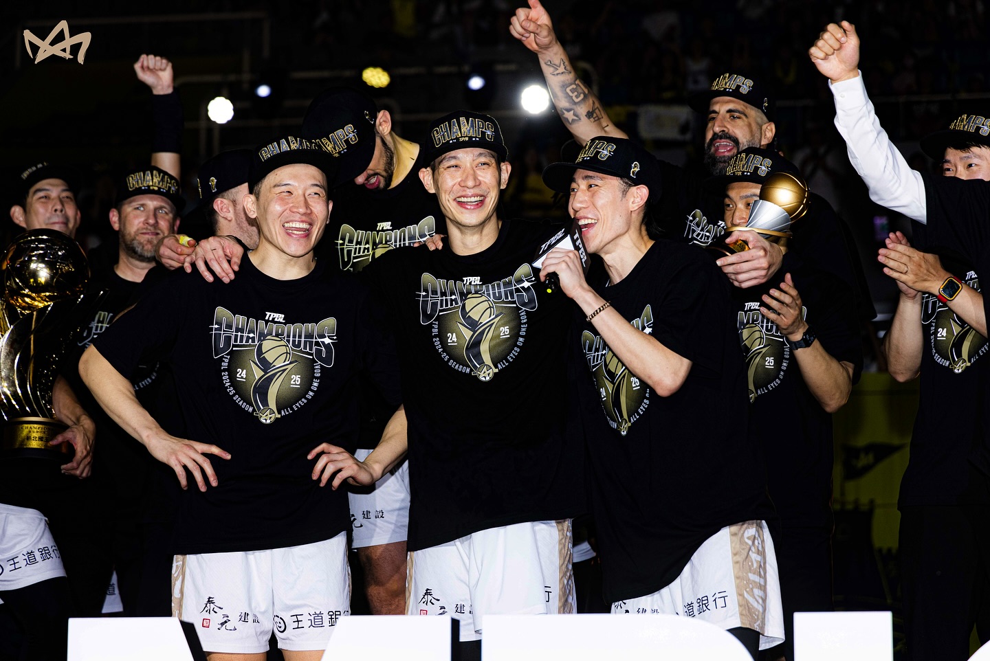 林書豪更新社媒：我們是冠軍！Back to back??！一切付出都值得
