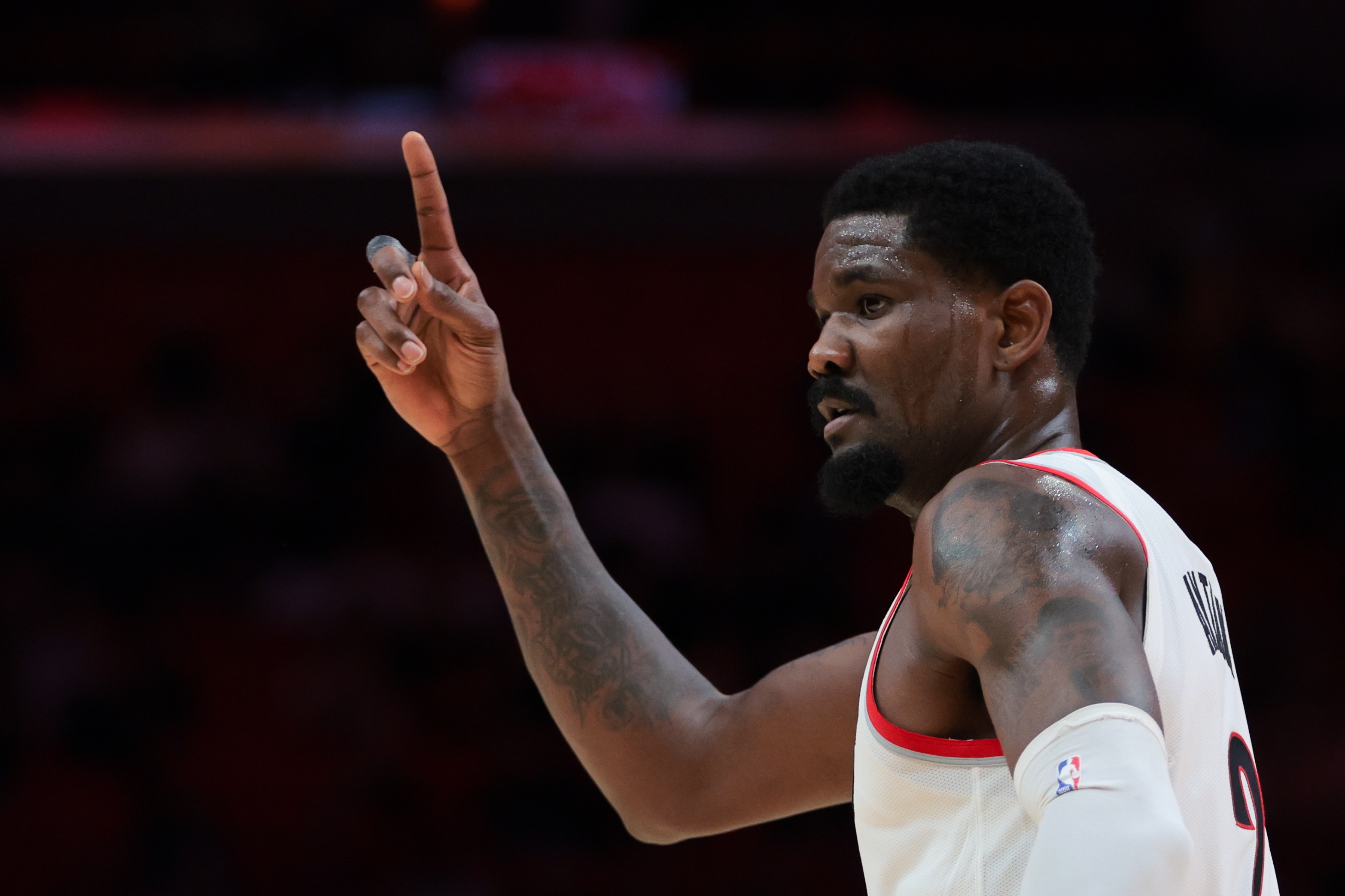 這下穩(wěn)了？Windhorst：雄鹿得到特納 現(xiàn)在艾頓很可能加盟湖人了
