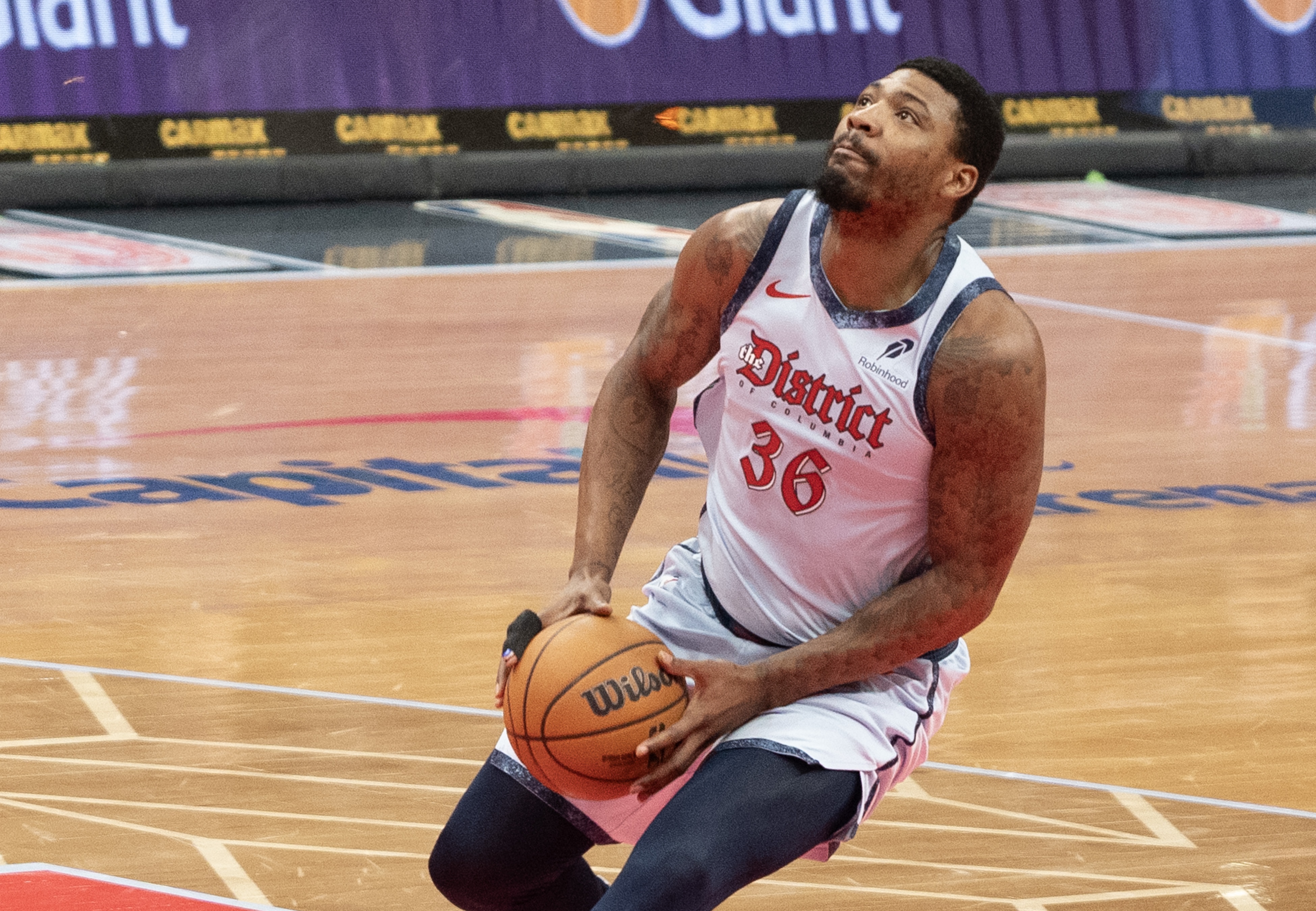 昔日DPOY！美記：交易斯瑪特感興趣者寥寥 其他球隊期待買斷撿漏