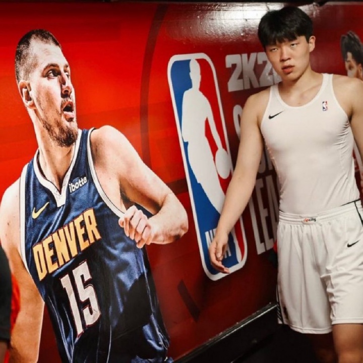 中國約基奇VS塞爾維亞楊瀚森！11月1日楊瀚森生涯首戰(zhàn)偶像約基奇