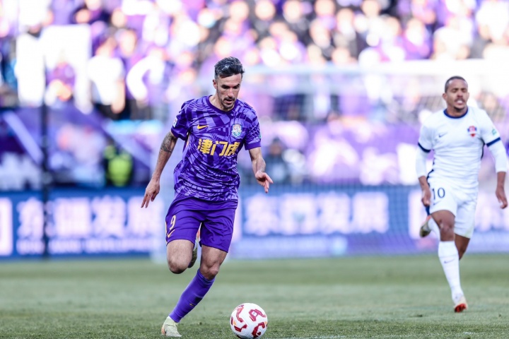 天津神鋒：基萊斯23場14球 孔帕尼奧26場17球 巴爾克斯29場14球