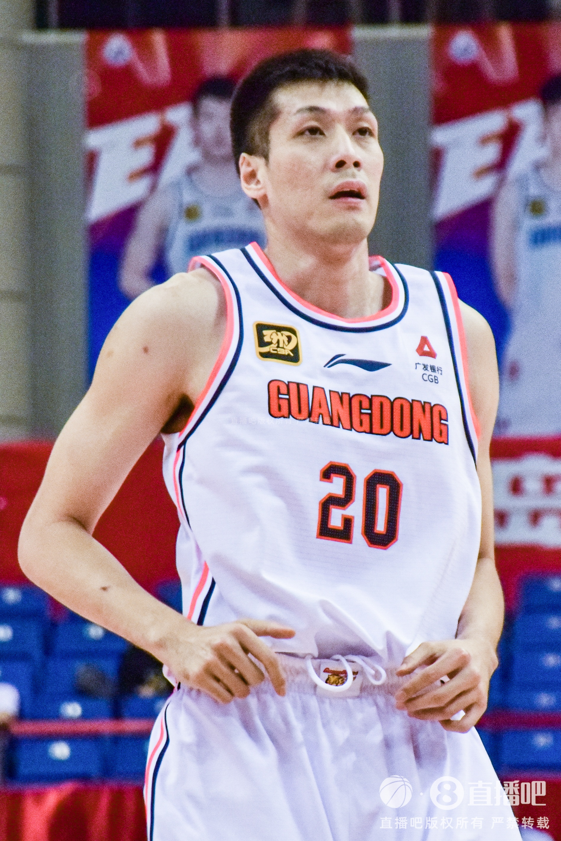 媒體人：CBA同位置球員中不如韓德君、任駿飛、黃榮奇的大有人在