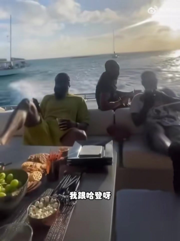 雷霆三少你更愿意和誰交朋友？楊侃團隊：哈登啊 他能帶我大撒幣