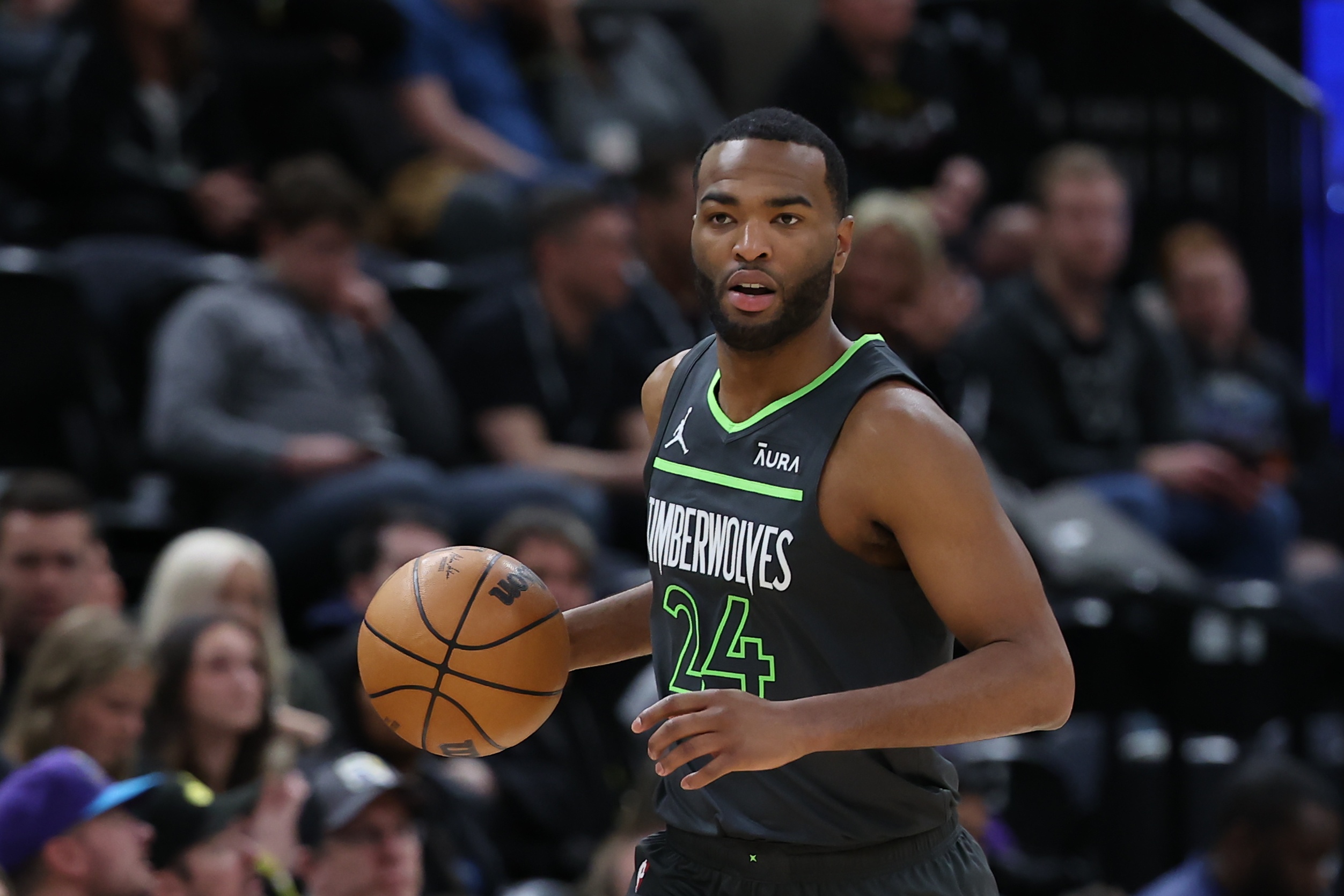 對陣76人曾單場轟53分！媒體人：TJ-沃倫將代表廣州打NBA季前賽